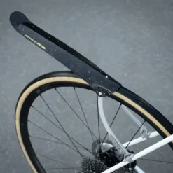 Ass-savers WRS-1 Win Wing Road - Praline 5 Ass-savers WRS-1 Win Wing Road - Praline -Velo Vlot Verkoop Ass Savers Win Wing Road Praline on bike 4 900x